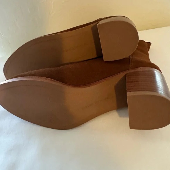 Banana Republic Ladies Rust Suede Ankle Boots SZ 6. - Picture 4 of 5